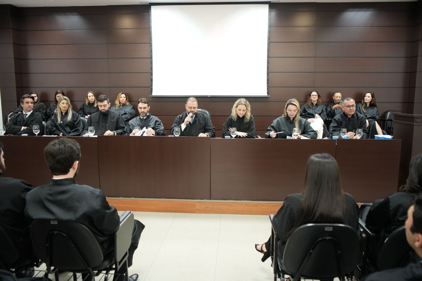 Juramento coletivo reúne 49 novos advogados de várias regiões do Paraná em Cascavel